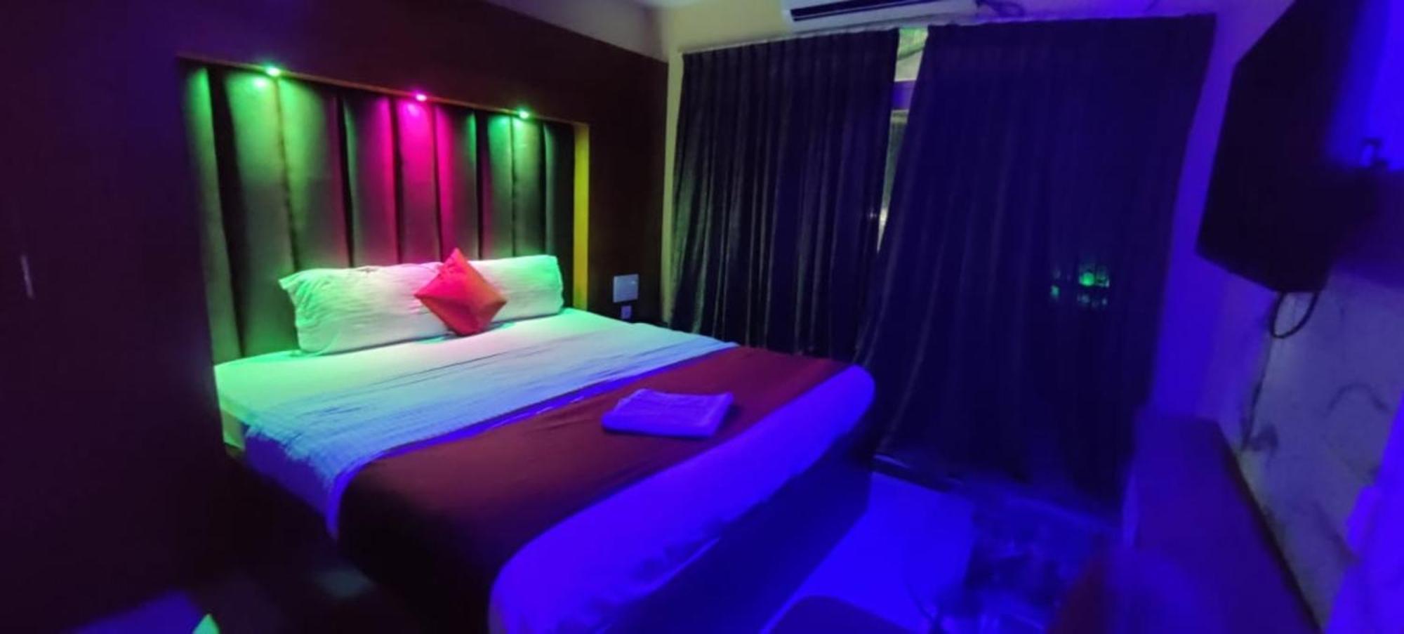 Hotel Ashray Purî Extérieur photo