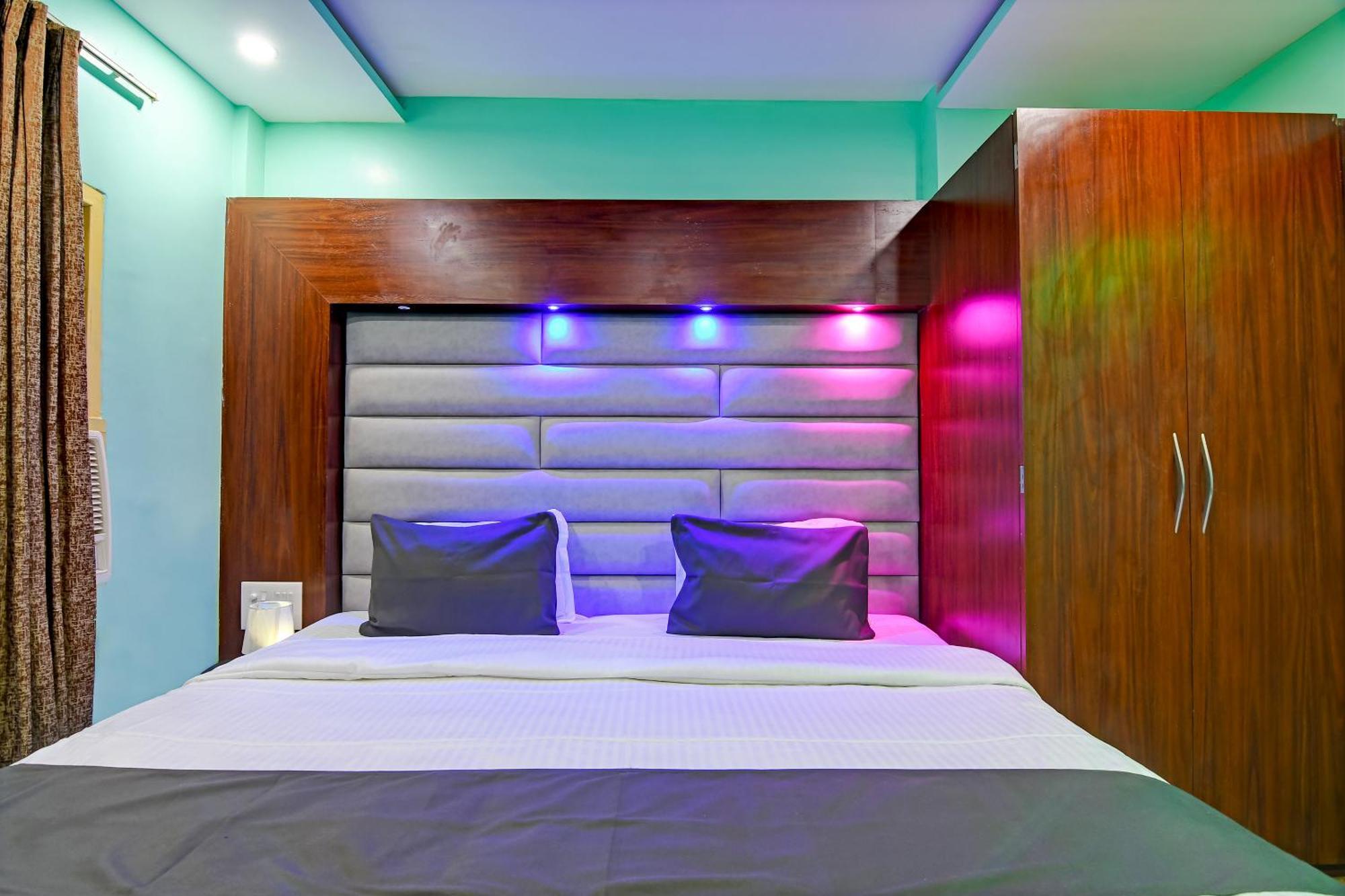 Hotel Ashray Purî Extérieur photo